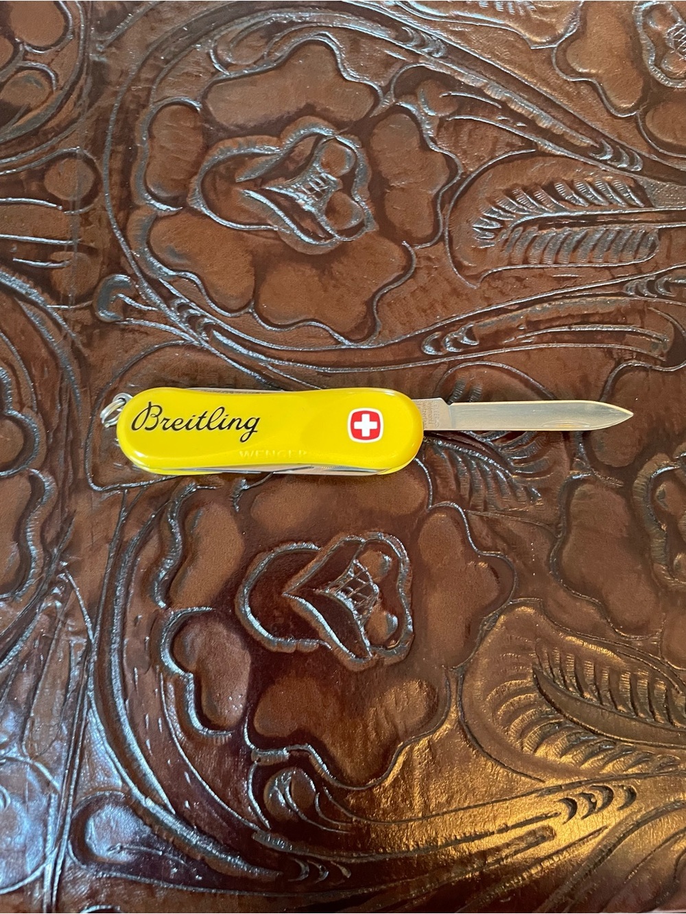 Breitling Yellow Swiss Multi-Tool Pocket Knife - Picture 5 of 14